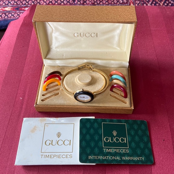 GUCCI VINTAGE Bangle BRACELET WATCH - Picture 1 of 2